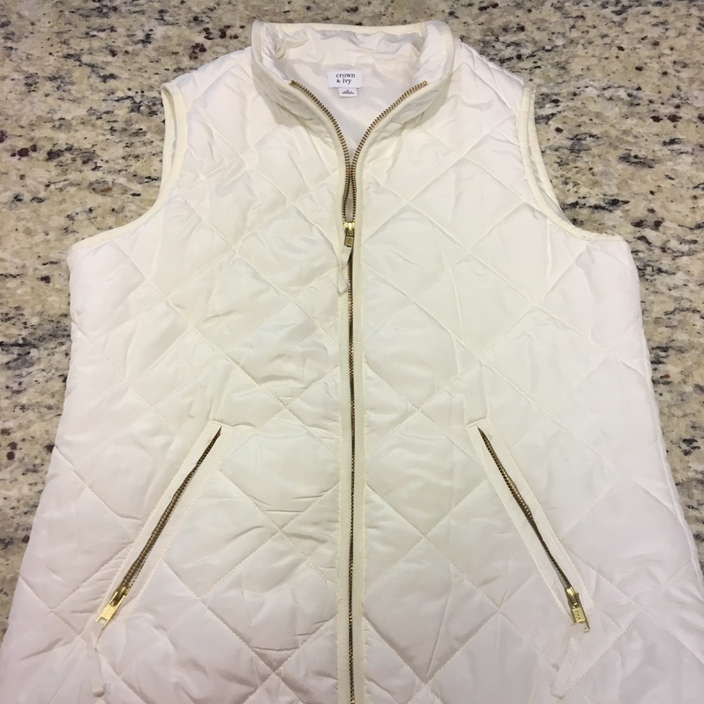 White Crown & Ivy Vest